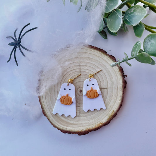Pumpkin Holding Ghosties