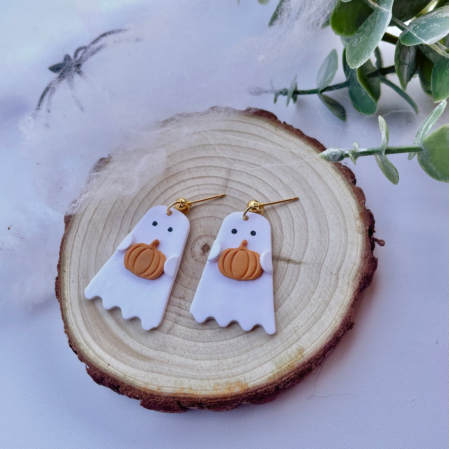 Pumpkin Holding Ghosties