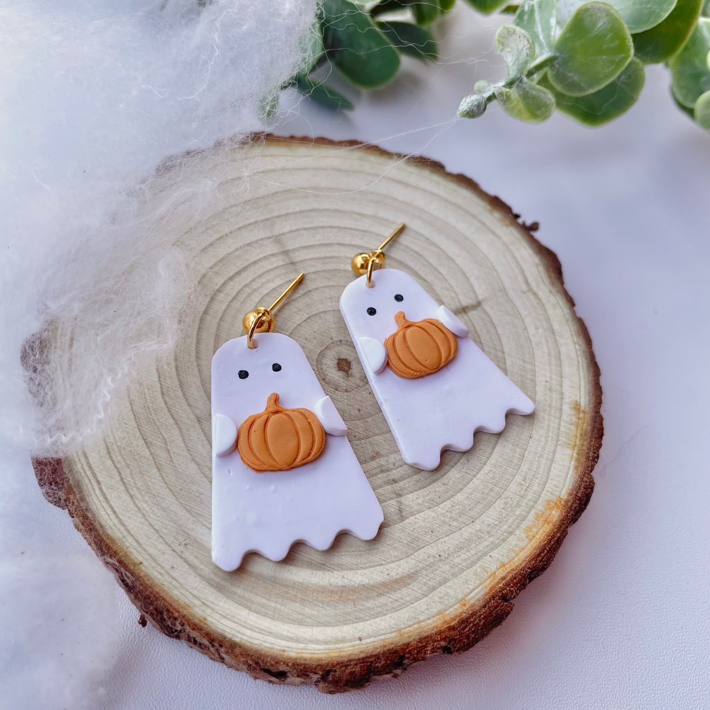 Pumpkin Holding Ghosties